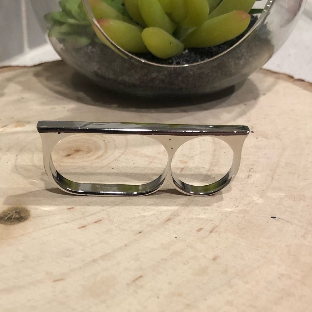 3 finger ring